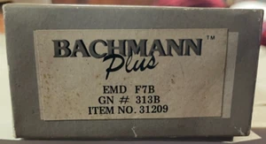BACHMANN PLUS HO #31209 - EMD F7B Diesel Locomotive - Great Northern #313B - Picture 1 of 2