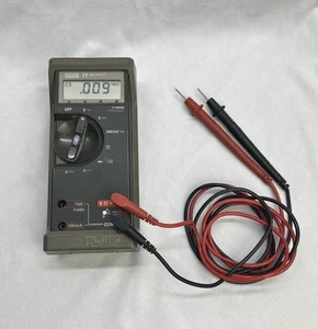 Fluke 77 Multimeter 1000V 750V w Leads & Grey Rubber Case - Picture 1 of 7