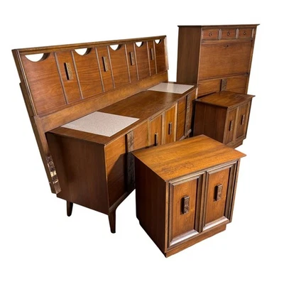 Cabecero Bassett Mayan Walnut King Credenza Secretary 2 Mesitas de Noche MCM 5 piezas Foto 1 de 4