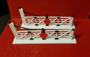 0 GAUGE LEVEL CROSSING GATES 3D PRINTED IN BLACK AND WHITE. - Picture 1 of 5