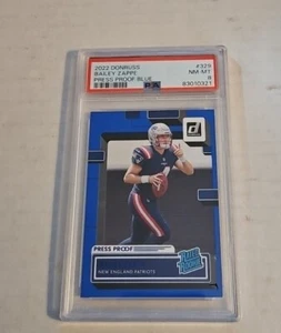 2022 Panini Donruss Bailey Zappe Blu Press Proof Rated Rookie PSA NM MT 8 - Foto 1 di 1