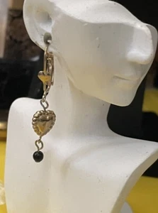 Vtg Gold Tone Blk Bead Heart Shape Dangle Drop Earrings! - Picture 1 of 3