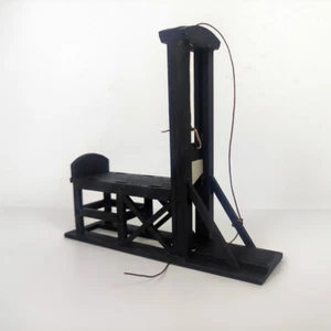 1/12 Soldier wooden guillotine torture tool modelscene accessories prop - Picture 1 of 4