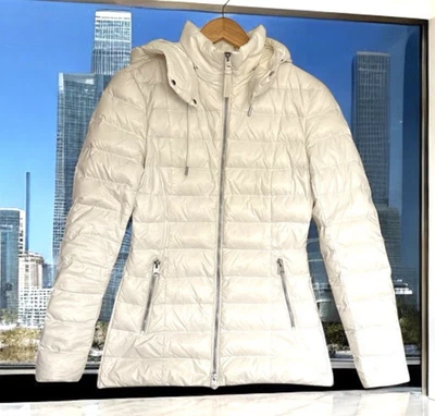 Chaqueta con capucha blanca para mujer Mackage manga larga cierre completo cremallera talla XS. Foto 1 de 4