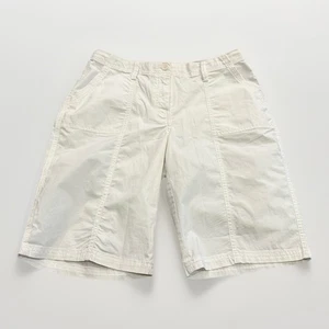 Chicos Womens White Bermuda Pockets Lightweight Shorts Size 2 NWT NEW - Picture 1 of 10