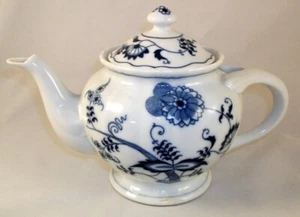 Blue Danube Japan Teapot with Lid Stained Inside - Picture 1 of 7