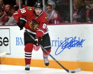 PATRICK KANE SIGNED AUTOGRAPH 8X10 PHOTO CHICAGO BLACKHAWKS - Picture 1 of 1