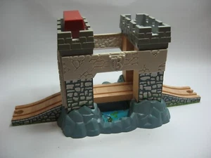 SCHLOSSZUGBRÜCKE für Holzzuggleisset (blau) (passt Brio Thomas) - Bild 1 von 6