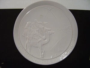 FRANKOMA POTTERY 1972 CHRISTMAS SEEKING THE CHRISMAS CHILD PLATE JOHN FRANK - Picture 1 of 3