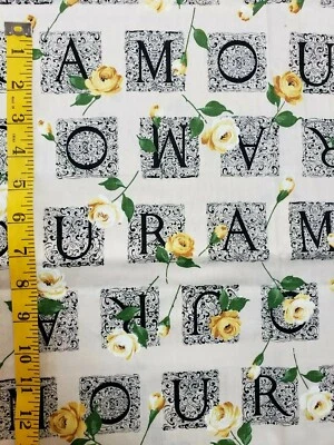 Amour Fabric 棉绗缝院子 (2 件可用) 字母 黄玫瑰 — 第 1/4 张图片