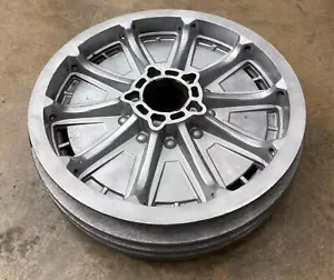 BMW Airhead Rear Hub off '75 R60/6 - Picture 1 of 3