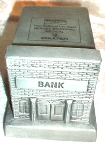 Vintage Banthrico Bergen Brunswig primo laboratorio nazionale costruzione banca metallo fuso - Foto 1 di 16