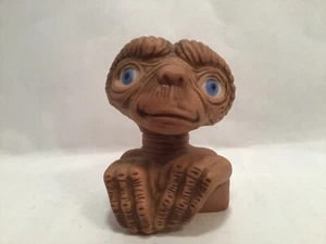 E.T. Extra Terrestrial 1992 Universal Studios Figurine Avon Korea 2 3/4" - Picture 1 of 9