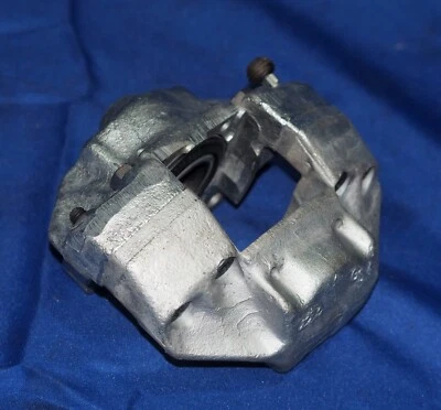 Pinza de freno trasera Porsche 911 1969-1983 dos pistones ¡OEM reconstruida! Con garantía Foto 1 de 4