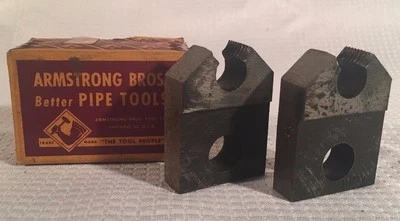 Vintage Pair Armstrong Bros. Pipe Die Threading Head 3/8 R-NPT 30 2A660 - Image 1 of 4