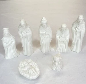 Yusha Collection 7 Piece Polystone Nativity Set Baby Jesus Lamb Christmas Decor - Picture 1 of 9
