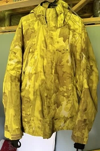 Oakley Retro Yellow Camo Snowboarding Jacket - Size L, Vintage 90s Style, RARE - Picture 1 of 11