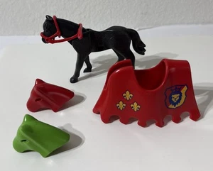 Playmobil Castillo Medieval Caballo Negro Rojo Bardo Brida Cabeza Cubierta LOTE - Imagen 1 de 8