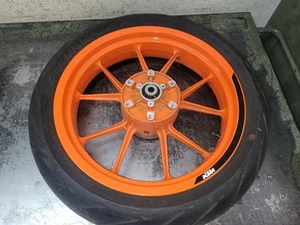 KTM DUKE 390 Hinterrad 4.00x17 ( 12.08.2019 ) 93010001044EB - Bild 1 von 5