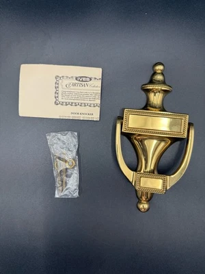 Llamador de puerta vintage de latón macizo IVES The Artisan Collection (02-31001-605) Foto 1 de 4