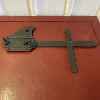 RH FRONT DOOR WINDOW REGULATOR GM-22 1941 CHEVROLET COUPE CONVERTIBLE COACH - Image 1 of 4