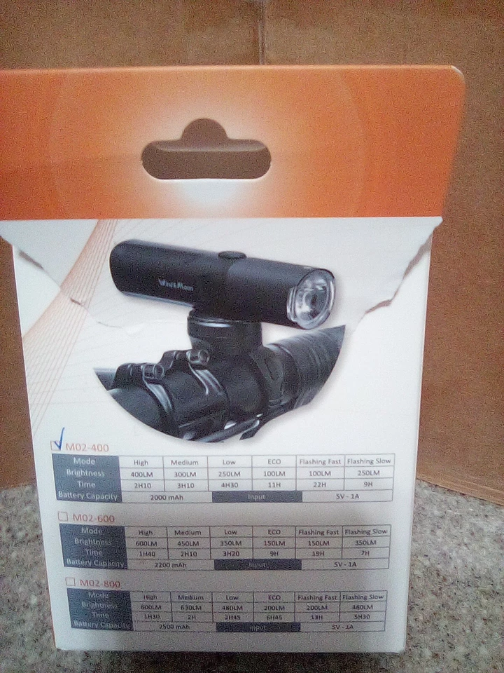 Luz de ciclismo profesional Wind & Moon - M02-400 Foto 1 de 2