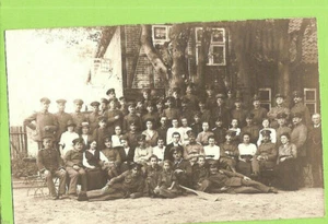 #MM. GERMAN IMPERIAL WWI PERIOD POSTCARD - SOLDIERS & WIVES - Picture 1 of 2