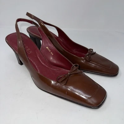 Zapatos de salón Lauren Ralph Lauren para mujer 8AA de cuero marrón con cordones punta cuadrada gatito Foto 1 de 4