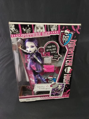 Monster High G1 Picture Day Spectra Vondergeist Doll (Mattel, 2012) Y4312 - NIB - Image 1 of 4