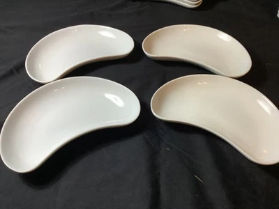 Whiteware Crescent Side Plates x4 Measuring 21x12.5cm - Image 1 of 4