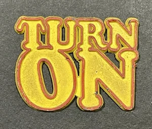 Vintage 1970’s Retro “Turn On” Hippie Novelty Magic Magnet Refrigerator Magnet - Picture 1 of 2