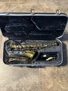 Conn 20m Alto Saxophone W/ Case - Picture 1 of 11