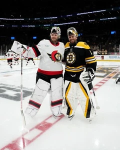 Linus Ullmark vs Jeremy Swayman Faceoff Senators Bruins 8x10 NHL Hockey Foto - Bild 1 von 1