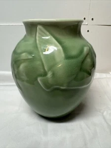 Rookwood 6831 Green Glazed Flying Geese Birds Vase 1945 Very Nice Piece No Damag - Picture 1 of 9