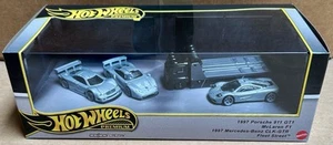 Hot Wheels Premium Collector Diorama 90s Supercars Set Porsche 911, CLK, McLaren - Picture 1 of 4