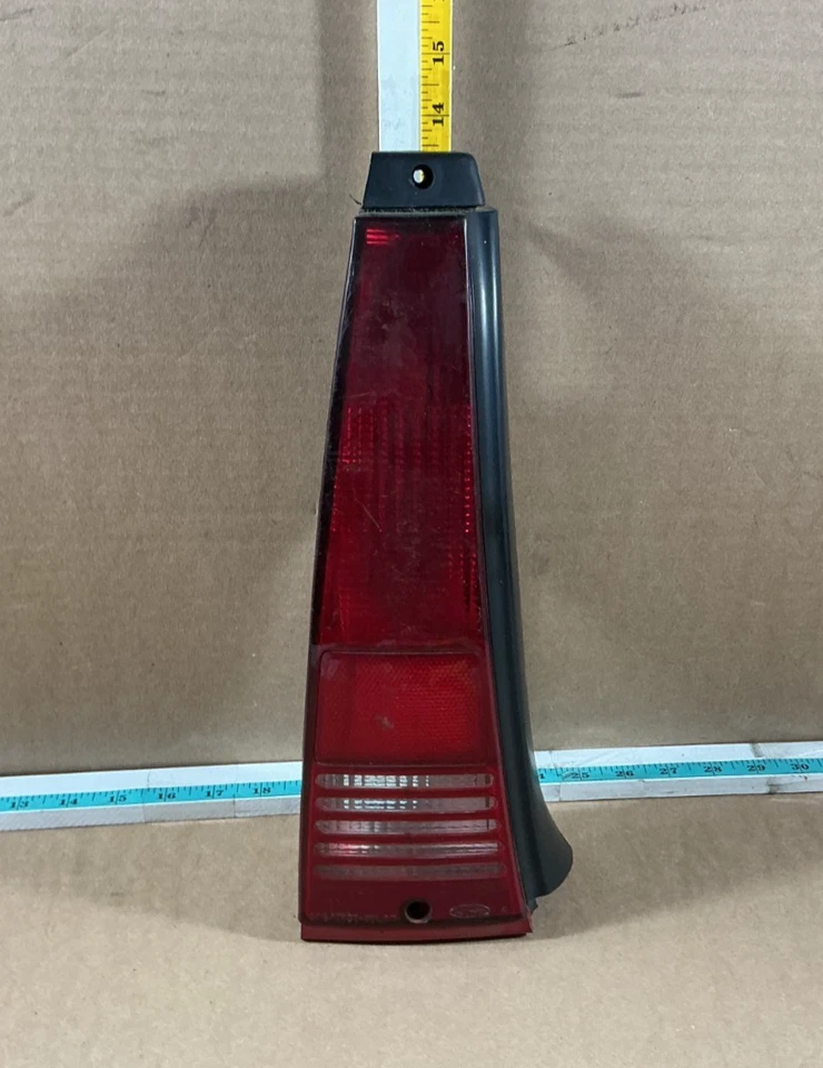 Conjunto de luz trasera izquierda del lado del conductor Mercury Sable Wagon 1986-1991 Foto 1 de 4
