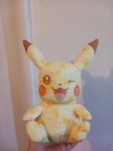 Pokemon Pikachu Plüschtier Tomy Nintendo 10' 20th Anniversary Muster 2016 Spielzeug - Bild 1 von 5