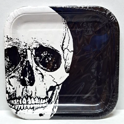 Plato de fiesta de papel cuadrado negro con calavera blanca Halloween 8,75 pulgadas precintado Foto 1 de 3