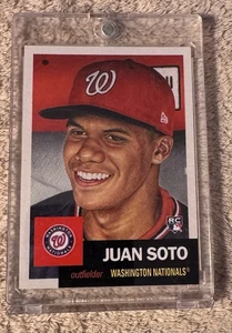 2018 Topps Living Set - Juan Soto-RC-in Hard Case-Nationals/Yankees - Picture 1 of 2