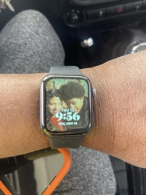 Apple Watch (A2095) Series 5- Used - Image 1 of 4