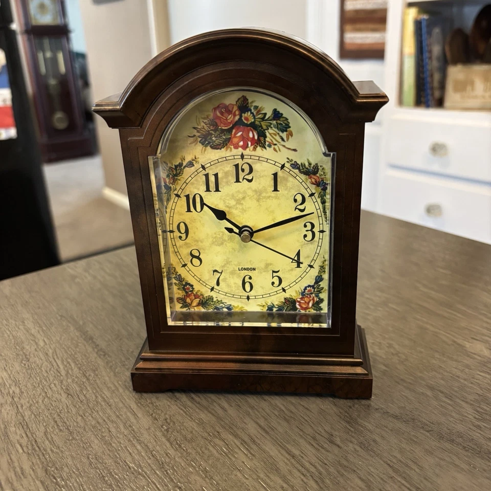 Traditional English Style Quartz Mantel Desk Clock Plastic Floral Roman Numeral - Image 1 of 4