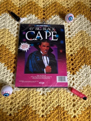 "Disfraz de Halloween Funworld de colección con capa negra, 45"" de largo NOS capa de vampiro" Foto 1 de 4