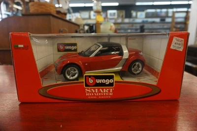 1/18 Burago Smart Roadster Red (14106) New Open Box - Image 1 of 4