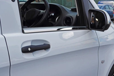 Cubiertas de moldura de umbral de ventana de puerta lateral cromadas para Mercedes-Benz Clase V (2015+) - Imagen 1 de 3