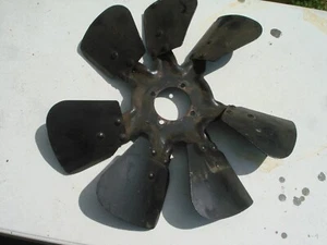 GM Cadillac 7-Blade Clutch-Type Radiator Fan P/N 916529 K76 1611889 Used - Picture 1 of 3