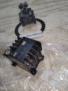 Contactor Okuma SRC3631-5-1 con relé RCA3737-1C =de la máquina en funcionamiento= - Imagen 1 de 6