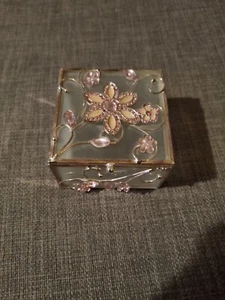 glass trinket box - Picture 1 of 2