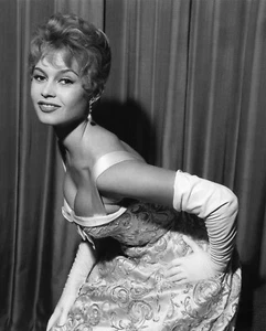 Brigitte Bardot 8x10 Movie Memorabilia Hollywood Actress - Picture 1 of 1