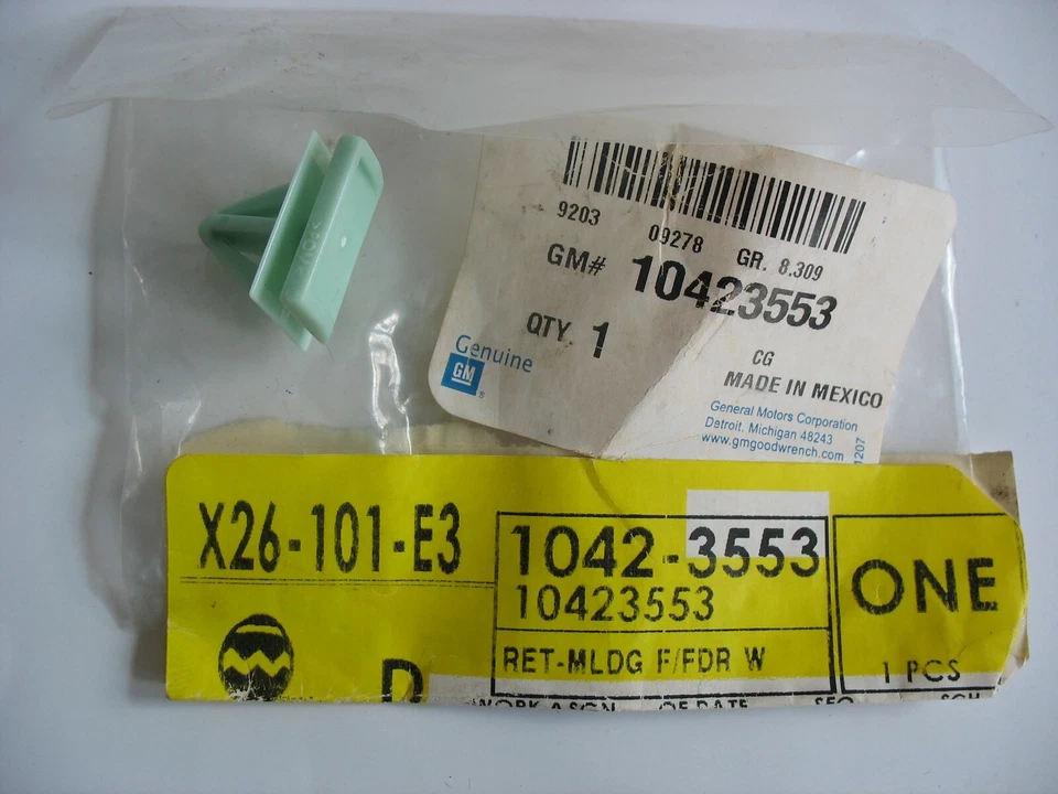 Nuevo de Lote Antiguo Pontiac GM 01-05 Aztek Guardabarros Rueda Guardabarros Acampanado Moldura Retenedor 10423553 Foto 1 de 1