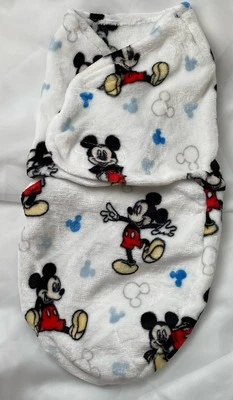 SACO DE ENVOLTURA PARA BEBÉ DISNEY MICKEY MOUSE BLANCO POLAR CIERRA LOGOTIPOS DE CABEZA AJUSTADOS Foto 1 de 4